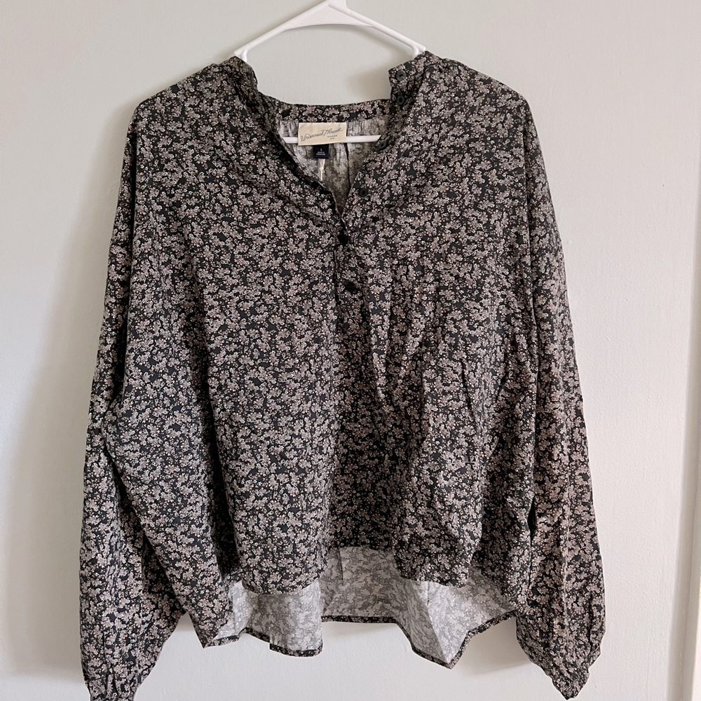 NWT Universal Thread Blouse